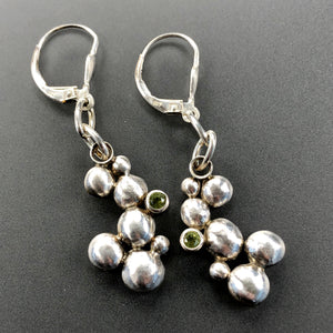 Dangling bubble earrings with peridot