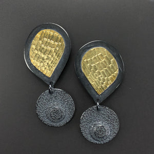 Elegant drops of gold