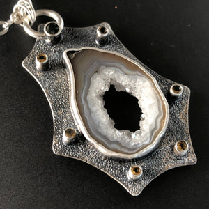 Druzy crystals, geode necklace with emerald and citrine